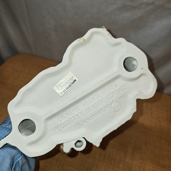 Department 56‎ Dickens Village DAVID COPPERFIELD SEASIDE COTTAGE #55506 - Picture 8 of 13